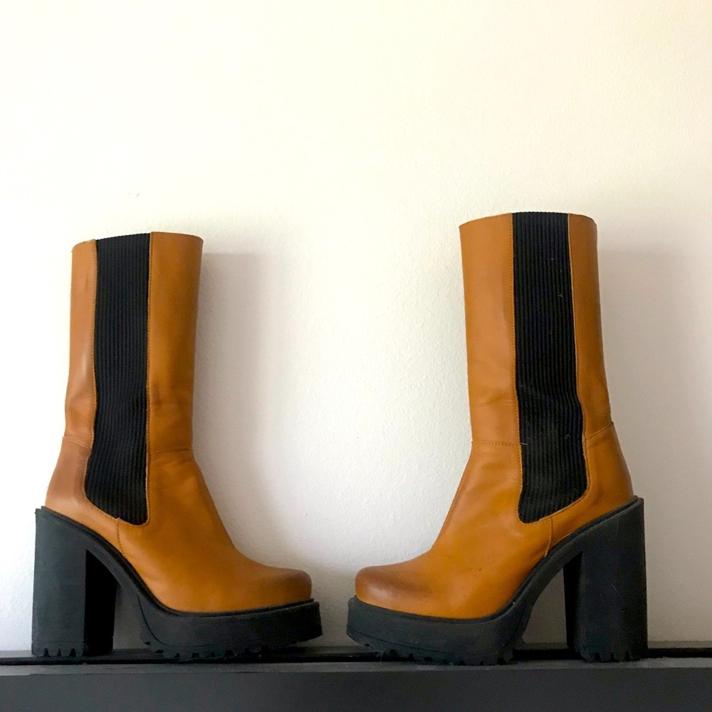 FREE PEOPLE • Brown Leather Platforms